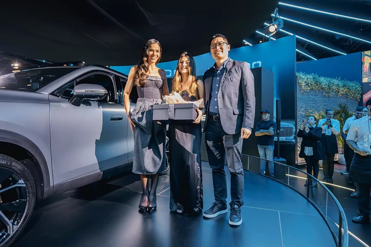 OMODA celebra 5 mil carros vendidos no Brasil com entrega especial no Salão do Automóvel — e promete revolucionar o mercado