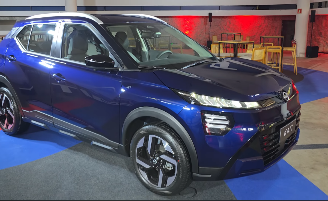 Nissan Kait azul