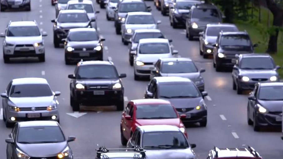 Janeiro registra quedas de 50% mas projeção de 135 mil carros indica mercado saudável