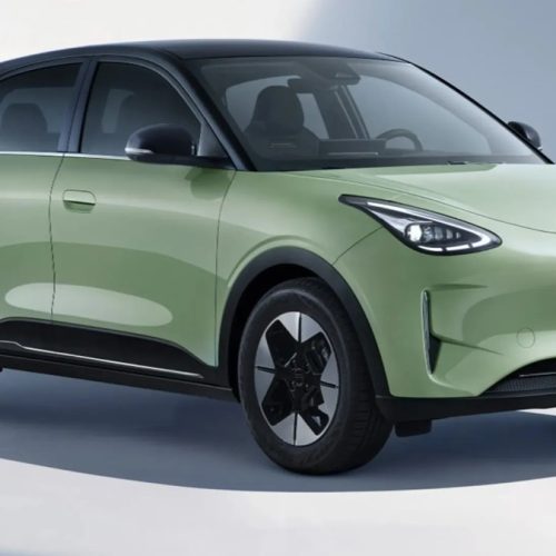 Geely dispara e conquista 2º lugar entre elétricos no Brasil: EX2 desbanca BYD Dolphin e triplica vendas da marca