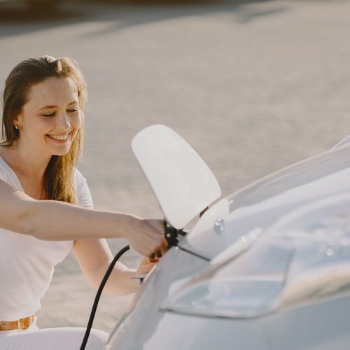 Urban Mobility Redefined: The Impact of EVs on Daily Commutes