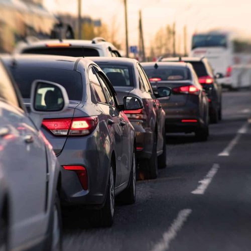 Frota brasileira envelhece apesar das vendas: idade média bate recorde em 2025