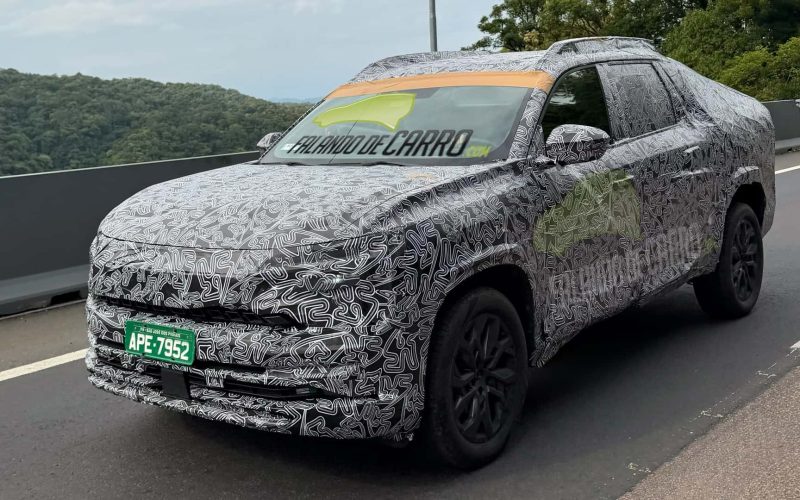Renault Niagara é flagrada quase sem camuflagem! Picape que desafia Fiat Toro chega em julho de 2026