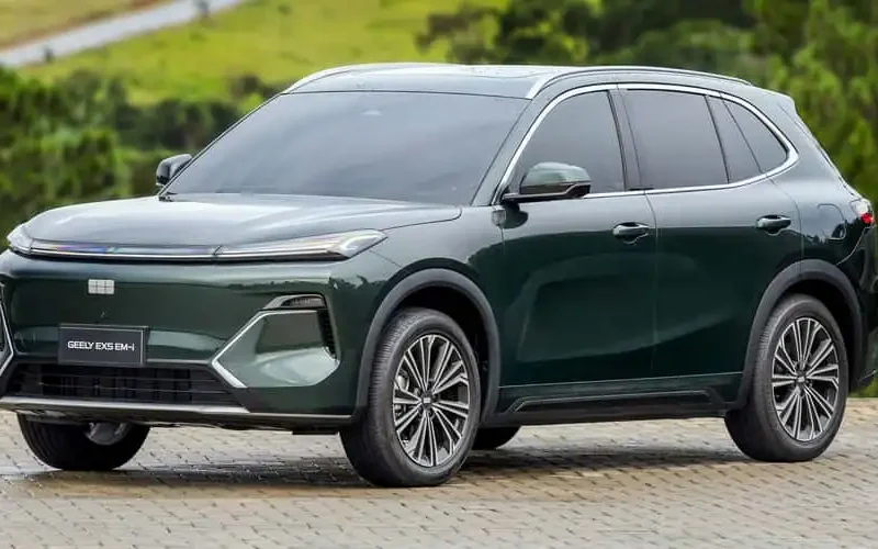 Geely EX5 eMi: O SUV Híbrido que promete autonomia de 2.300 km e mira o BYD Song Plus