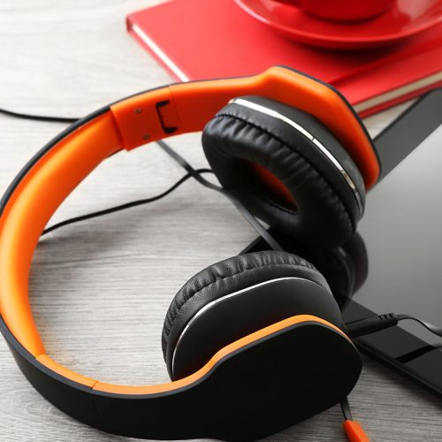 Top Noise-Canceling Headphones Under $200: Best Picks for Budget Buyers